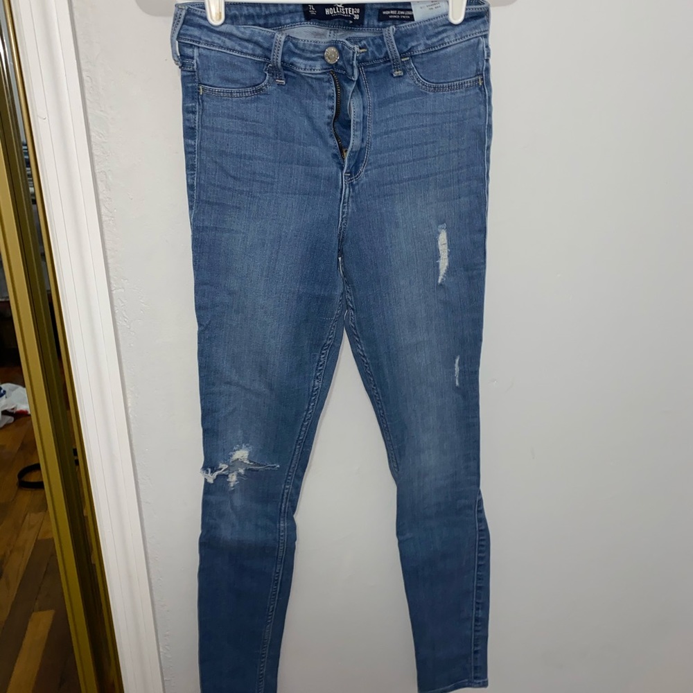 ripped hollister jeggings